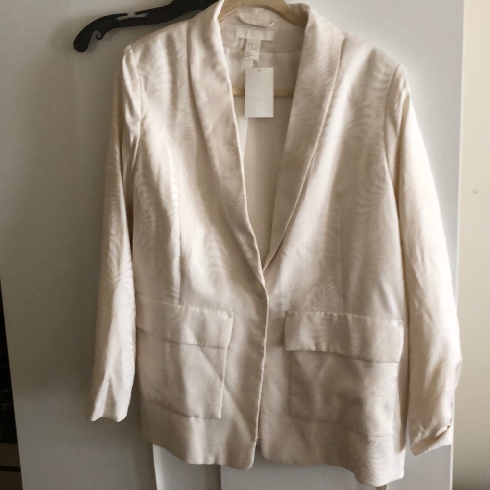 Gorgeous printed snap shit blazer with tie belt 12 NWT!
